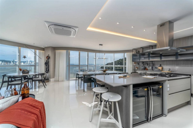 Imagem Apartamento com 4 Quartos à Venda, 238 m² em Centro - Balneário Camboriú Imagem Apartamento com 4 Quartos à Venda, 238 m² em Centro - Balneário Camboriú