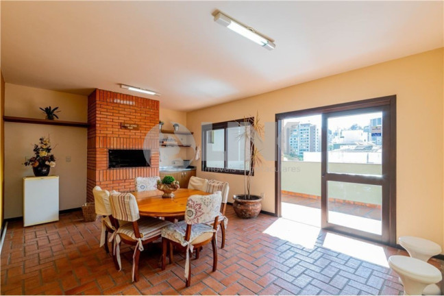 Imagem Imóvel com 3 Quartos à Venda, 166 m² em Petrópolis - Porto Alegre
