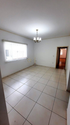 Imagem Casa com 3 Quartos à Venda, 242 m² em Centro - Botucatu