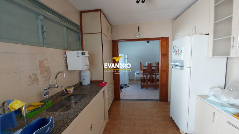 Imagem Casa com 3 Quartos à Venda, 360 m² em Morada Do Ouro - Cuiabá Imagem Casa com 3 Quartos à Venda, 360 m² em Morada Do Ouro - Cuiabá