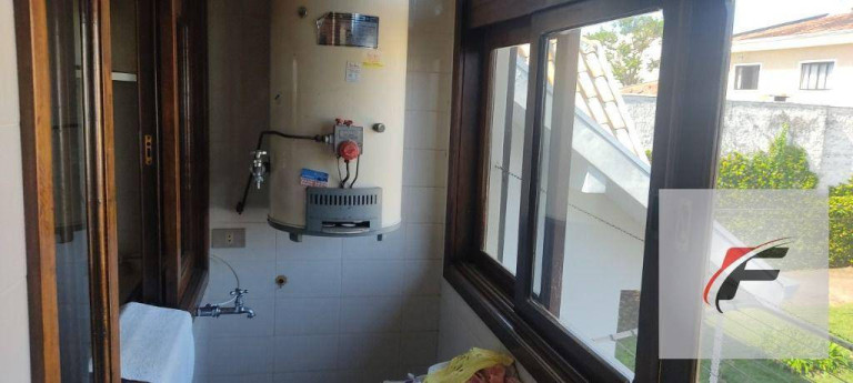 Imagem Sobrado com 4 Quartos à Venda, 330 m² em Capão Raso - Curitiba Imagem Sobrado com 4 Quartos à Venda, 330 m² em Capão Raso - Curitiba
