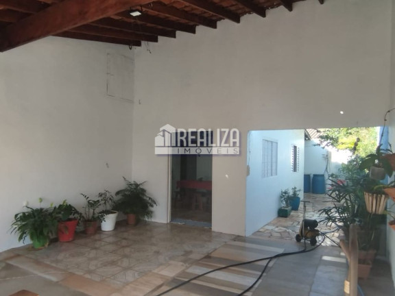 Casa com 2 Quartos à Venda, 220 m² em Cidade Ozanan - Uberaba
