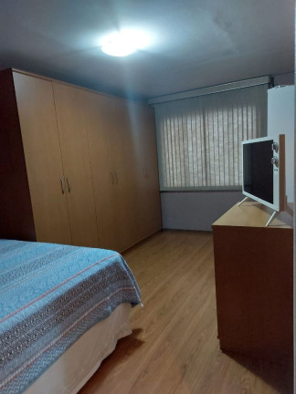 Imagem Casa com 3 Quartos à Venda, 210 m² em Guaíra - Curitiba