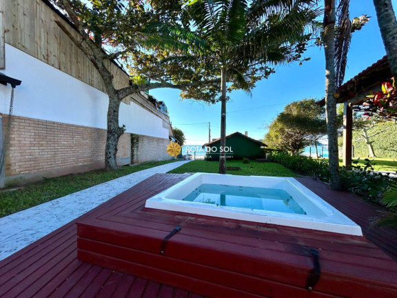 Casa com 3 Quartos à Venda, 180 m² em Centro - Bombinhas