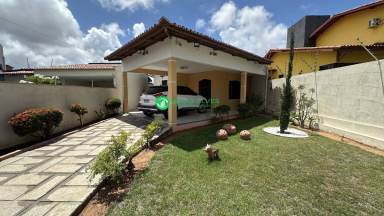 Imagem Casa com 3 Quartos à Venda, 261 m²