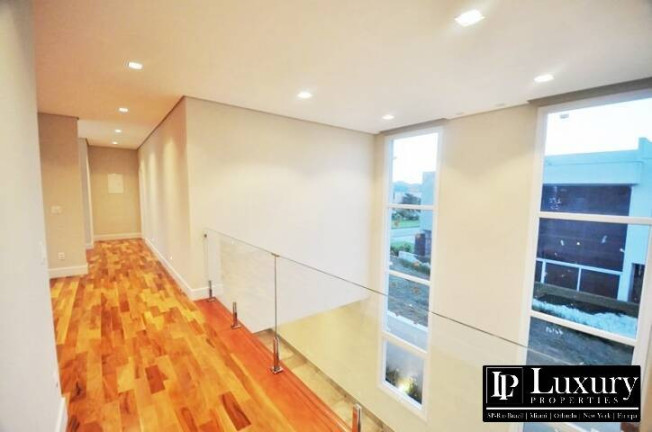 Imagem Casa de Condomínio com 4 Quartos à Venda, 377 m² em Bragança Paulista