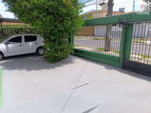 Imagem Casa com 4 Quartos à Venda, 200 m²