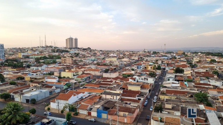 Imagem Imóvel com 2 Quartos à Venda, 57 m² em Sumarezinho - Ribeirão Preto