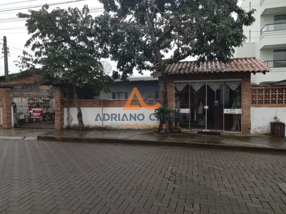Casa com 5 Quartos à Venda, 170 m² em Centro - Navegantes