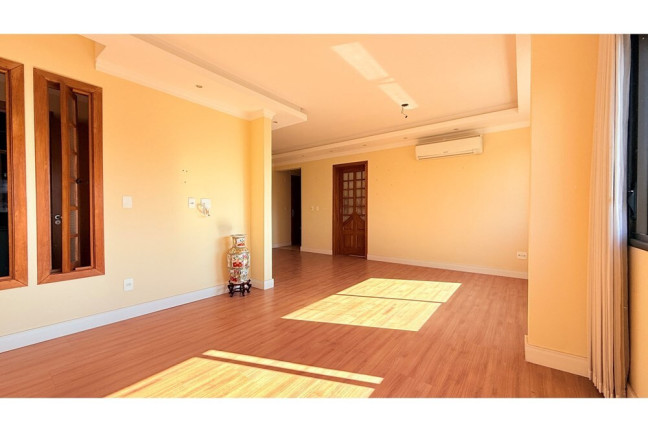 Imagem Imóvel com 2 Quartos à Venda, 70 m² em Menino Deus - Porto Alegre