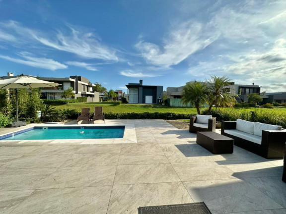 Imagem Casa com 4 Quartos à Venda, em -- - Capao Da Canoa Imagem Casa com 4 Quartos à Venda, em -- - Capao Da Canoa