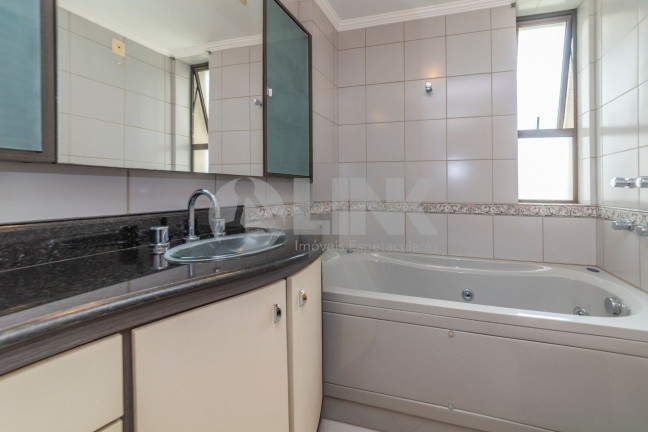 Imagem Imóvel com 4 Quartos à Venda, 221 m² em Petrópolis - Porto Alegre