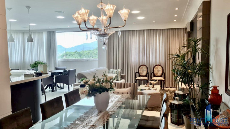 Imagem Apartamento com 3 Quartos à Venda, 152 m² em Centro - Balneário Camboriú Imagem Apartamento com 3 Quartos à Venda, 152 m² em Centro - Balneário Camboriú