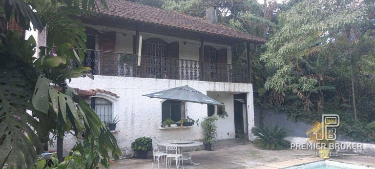 Imagem Casa com 4 Quartos à Venda, 230 m² em Bom Retiro - Teresópolis