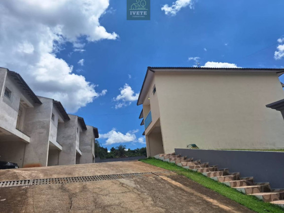 Imagem Casa com 2 Quartos à Venda, 98 m²