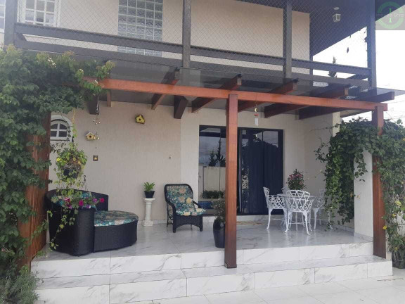 Imagem Casa com 3 Quartos à Venda, 240 m² em Oficinas - Ponta Grossa Imagem Casa com 3 Quartos à Venda, 240 m² em Oficinas - Ponta Grossa