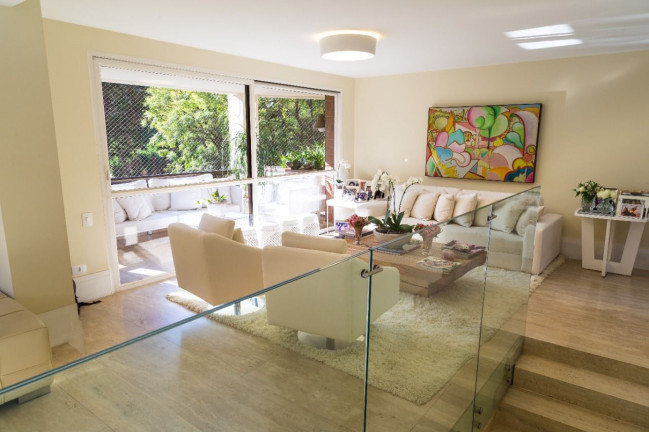 Imagem Imóvel com 5 Quartos à Venda, 284 m² em Jardim Europa - São Paulo Imagem Imóvel com 5 Quartos à Venda, 284 m² em Jardim Europa - São Paulo