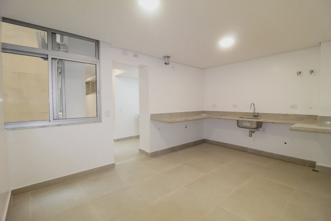 Imagem Imóvel com 3 Quartos à Venda, 128 m² em Copacabana - Rio De Janeiro Imagem Imóvel com 3 Quartos à Venda, 128 m² em Copacabana - Rio De Janeiro