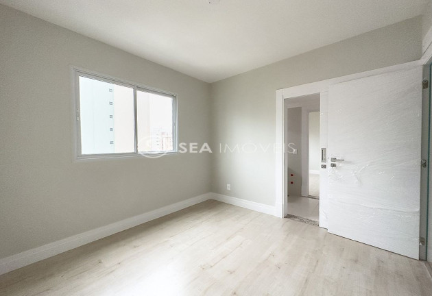 Imagem Apartamento com 3 Quartos à Venda, 142 m² em Centro - Balneário Camboriú Imagem Apartamento com 3 Quartos à Venda, 142 m² em Centro - Balneário Camboriú
