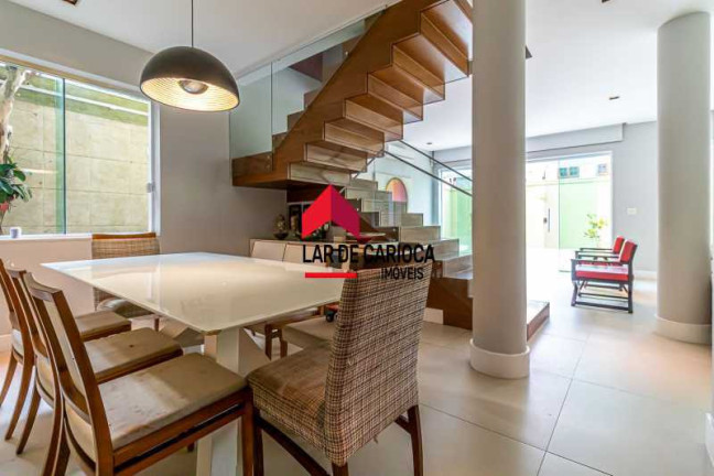 Imagem Imóvel com 4 Quartos à Venda, 595 m² em Humaitá - Rio De Janeiro Imagem Imóvel com 4 Quartos à Venda, 595 m² em Humaitá - Rio De Janeiro