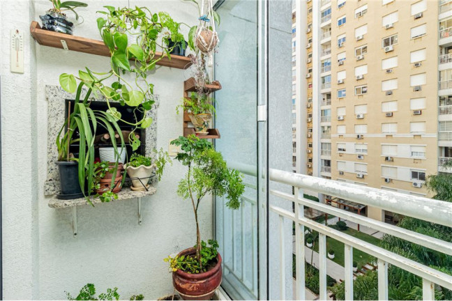 Imagem Imóvel com 3 Quartos à Venda,  em Vila Ipiranga - Porto Alegre