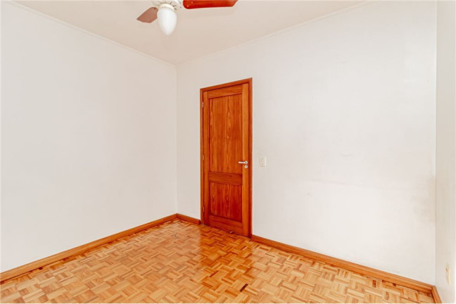 Imagem Casa com 4 Quartos à Venda, em Jardim Itu - Porto Alegre Imagem Casa com 4 Quartos à Venda, em Jardim Itu - Porto Alegre