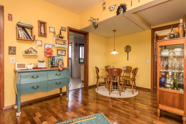 Imagem Imóvel com 2 Quartos à Venda, 82 m² em São João - Porto Alegre Imagem Imóvel com 2 Quartos à Venda, 82 m² em São João - Porto Alegre