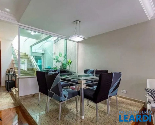 Imagem Sobrado com 4 Quartos à Venda, 254 m² em Vila Gilda - Santo André