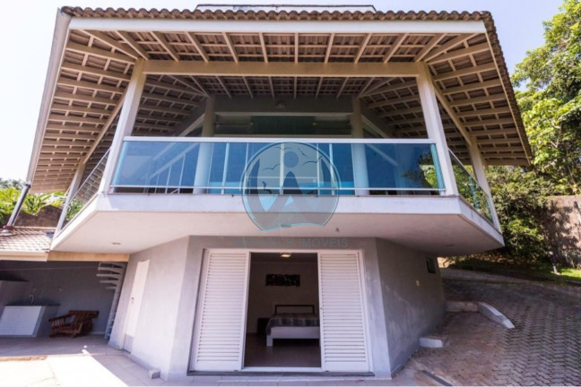 Casa com 3 Quartos à Venda,  em Ponta Grossa - Ubatuba