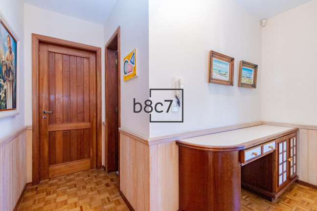 Imagem Casa com 3 Quartos à Venda, 129 m² em Santo Inácio - Curitiba Imagem Casa com 3 Quartos à Venda, 129 m² em Santo Inácio - Curitiba