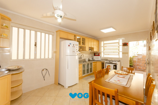 Imagem Casa com 3 Quartos à Venda, 230 m² em Petrópolis - Porto Alegre