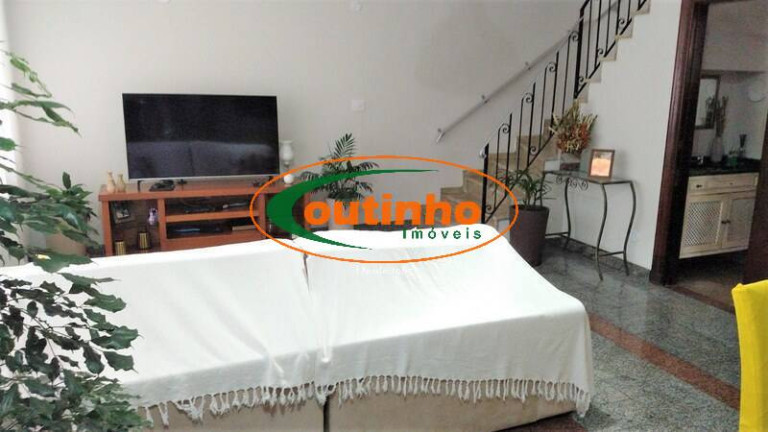 Imagem Casa com 4 Quartos à Venda, 247 m² em Andaraí - Rio De Janeiro Imagem Casa com 4 Quartos à Venda, 247 m² em Andaraí - Rio De Janeiro