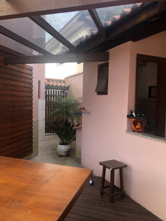 Imagem Sobrado com 3 Quartos à Venda,  em Ingleses Do Rio Vermelho - Florianópolis