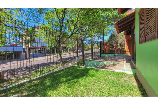 Imagem Casa com 3 Quartos à Venda, em Jardim Itu - Porto Alegre Imagem Casa com 3 Quartos à Venda, em Jardim Itu - Porto Alegre
