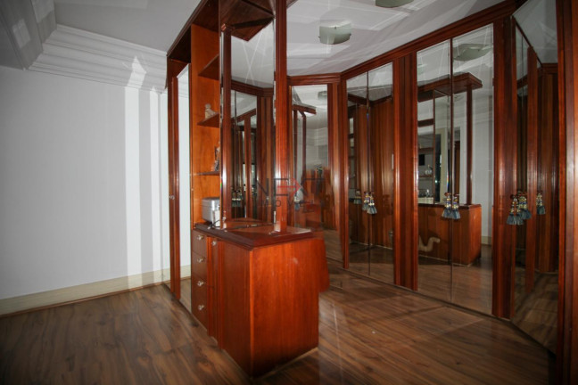 Imagem Cobertura com 4 Quartos à Venda, 641 m² em água Verde - Curitiba