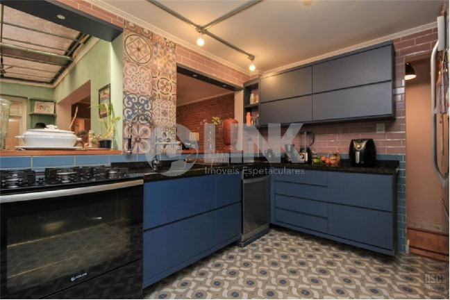 Imagem Apartamento com 4 Quartos à Venda, 130 m² em Bela Vista - Porto Alegre Imagem Apartamento com 4 Quartos à Venda, 130 m² em Bela Vista - Porto Alegre