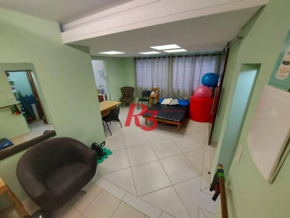 Imagem Casa com 9 Quartos à Venda, 300 m² em Vila Belmiro - Santos Imagem Casa com 9 Quartos à Venda, 300 m² em Vila Belmiro - Santos