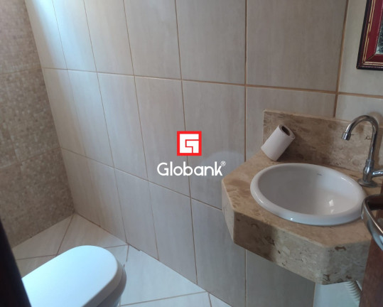 Imagem Sobrado com 5 Quartos à Venda, 150 m² em Vila Campos - Montes Claros
