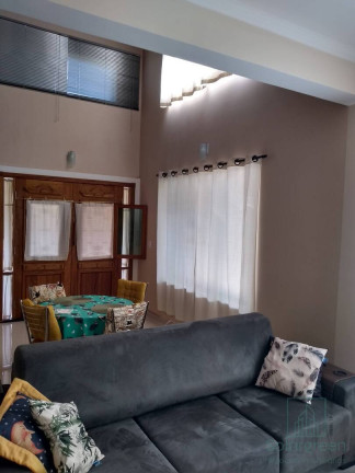 Imagem Casa com 3 Quartos à Venda, 204 m² em Cachoeira Abaixo - Piracaia