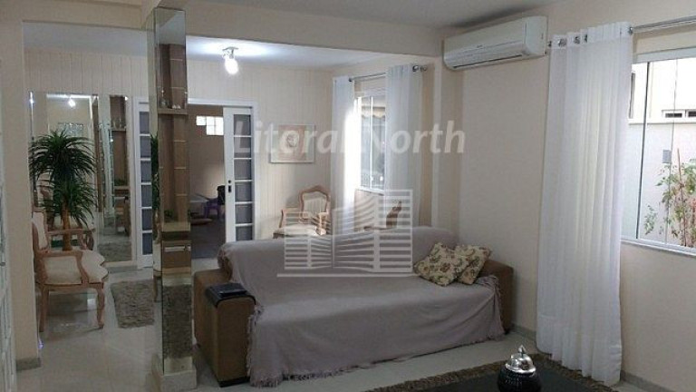 Imagem Casa com 3 Quartos à Venda, 339 m² em Fazenda - Itajaí