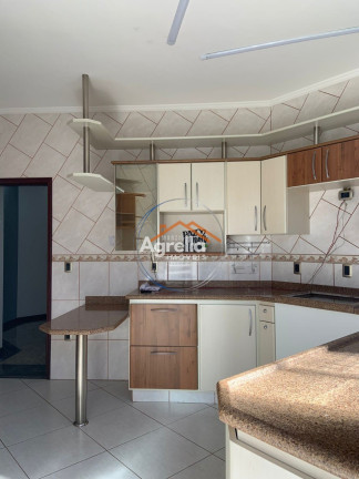 Imagem Casa com 4 Quartos à Venda, 220 m² em Centro - Mogi Guaçu Imagem Casa com 4 Quartos à Venda, 220 m² em Centro - Mogi Guaçu