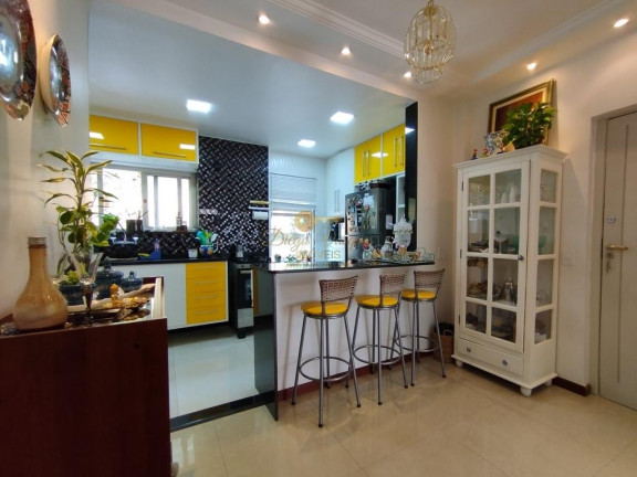 Imagem Apartamento com 3 Quartos à Venda, 101 m² em Várzea - Teresópolis
