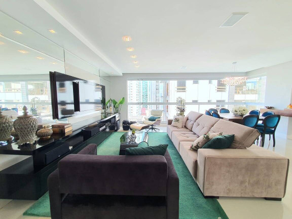 Imagem Apartamento com 3 Quartos à Venda, 135 m² em Centro - Balneário Camboriú Imagem Apartamento com 3 Quartos à Venda, 135 m² em Centro - Balneário Camboriú