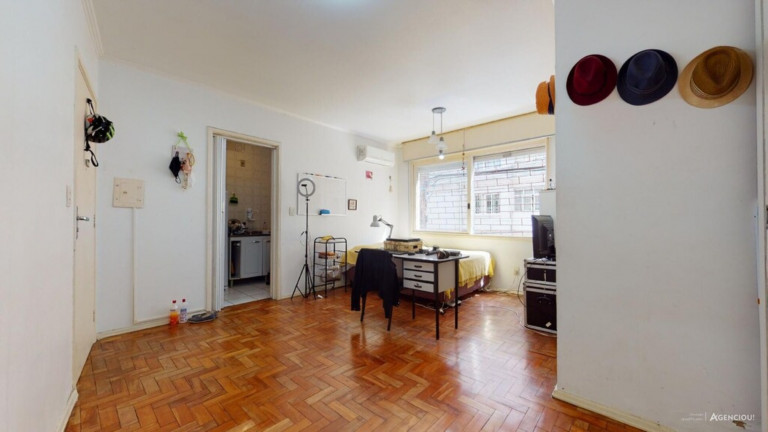 Imagem Imóvel com 1 Quarto à Venda, 30 m² em Centro Histórico - Porto Alegre Imagem Imóvel com 1 Quarto à Venda, 30 m² em Centro Histórico - Porto Alegre