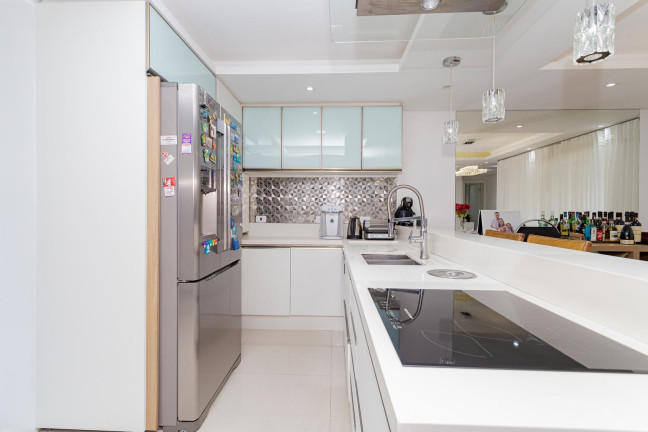 Imagem Casa de Condomínio com 4 Quartos à Venda, 270 m² em Campo Comprido - Curitiba