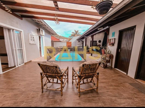Imagem Casa com 4 Quartos à Venda, 187 m² em Bom Retiro - Joinville Imagem Casa com 4 Quartos à Venda, 187 m² em Bom Retiro - Joinville