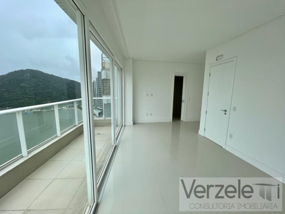 Imagem Apartamento com 7 Quartos à Venda, 410 m² em Centro - Balneário Camboriú Imagem Apartamento com 7 Quartos à Venda, 410 m² em Centro - Balneário Camboriú