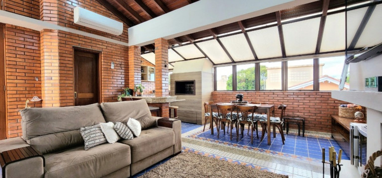 Imóvel com 3 Quartos à Venda,  em Cristal - Porto Alegre