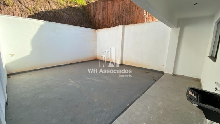 Imagem Casa com 3 Quartos à Venda, 217 m²