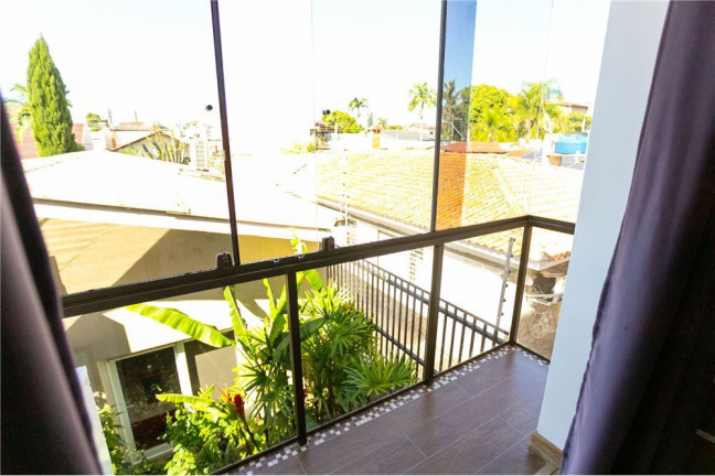 Imagem Casa com 4 Quartos à Venda, 400 m² em Jardim Planalto - Porto Alegre
